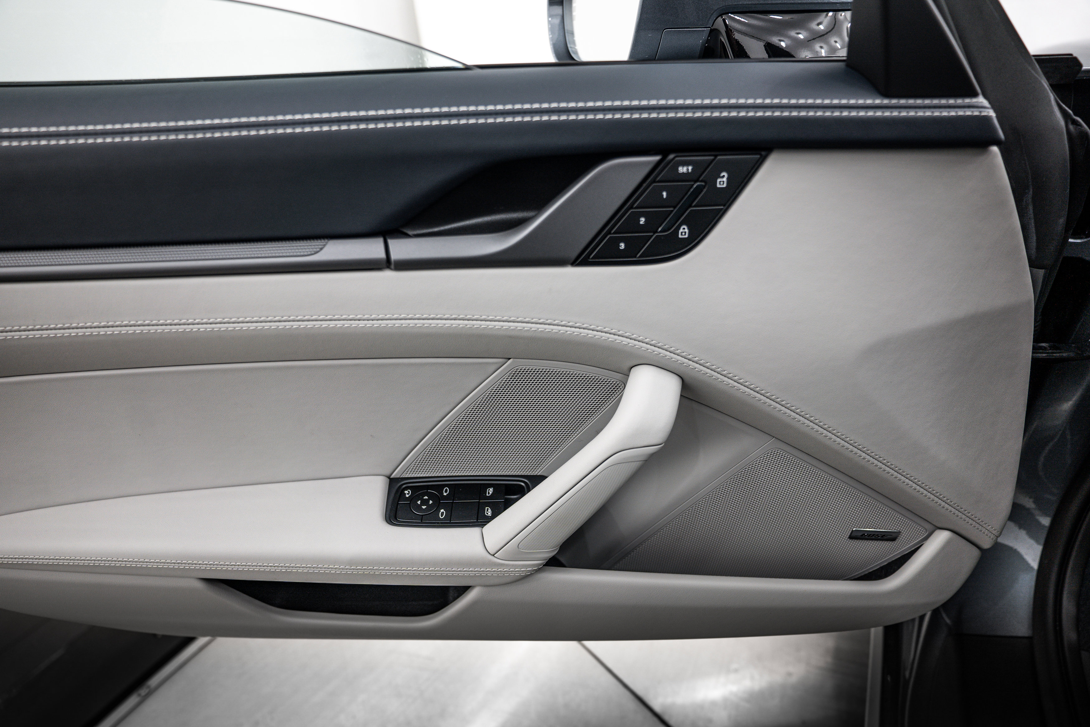 Certified 2025 Porsche 911 Carrera RWD image 18