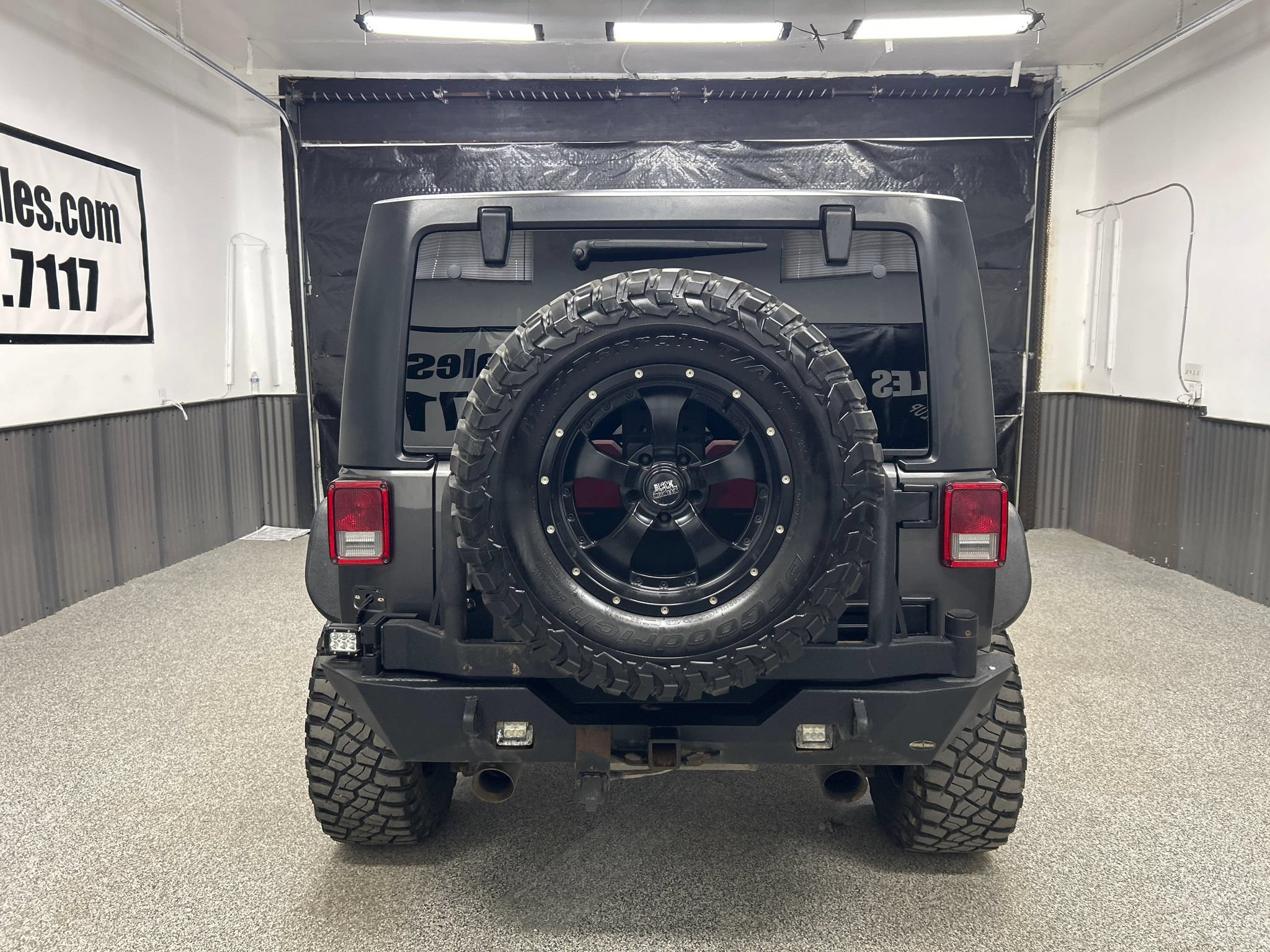 Used 2017 Jeep Wrangler Rubicon w/ Power Convenience Group AWD/4WD image 5