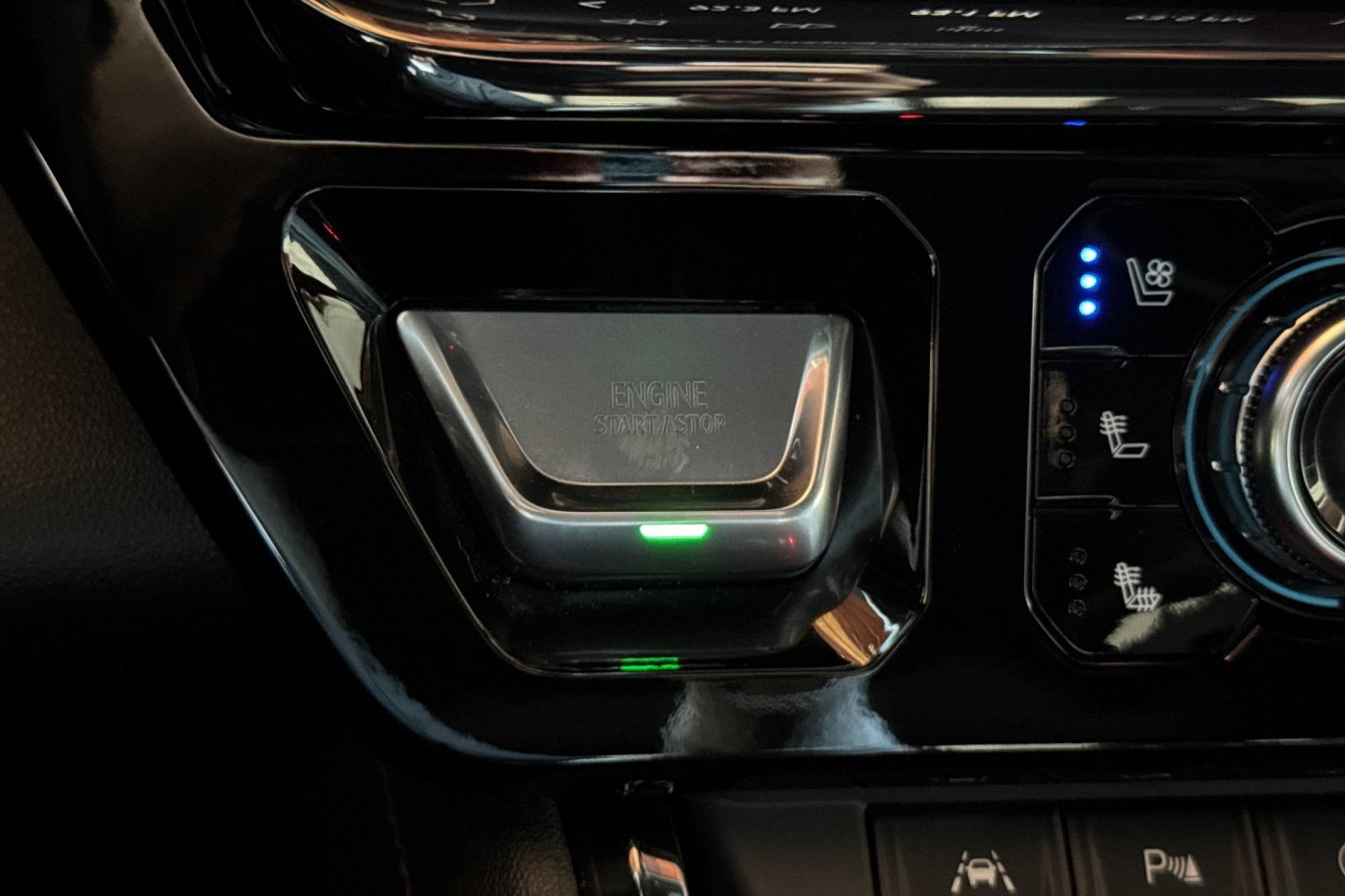 Certified 2023 GMC Sierra 1500 AT4 w/ AT4 Preferred Package AWD/4WD image 29