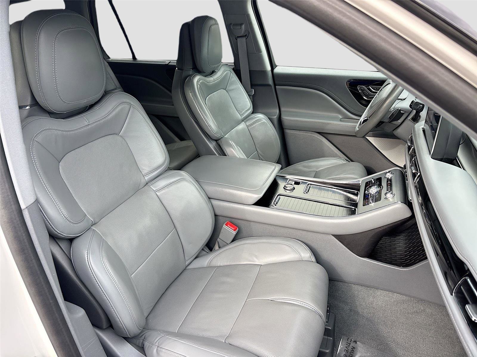 Used 2020 Lincoln Aviator Reserve w/ Equipment Group 202A image 35