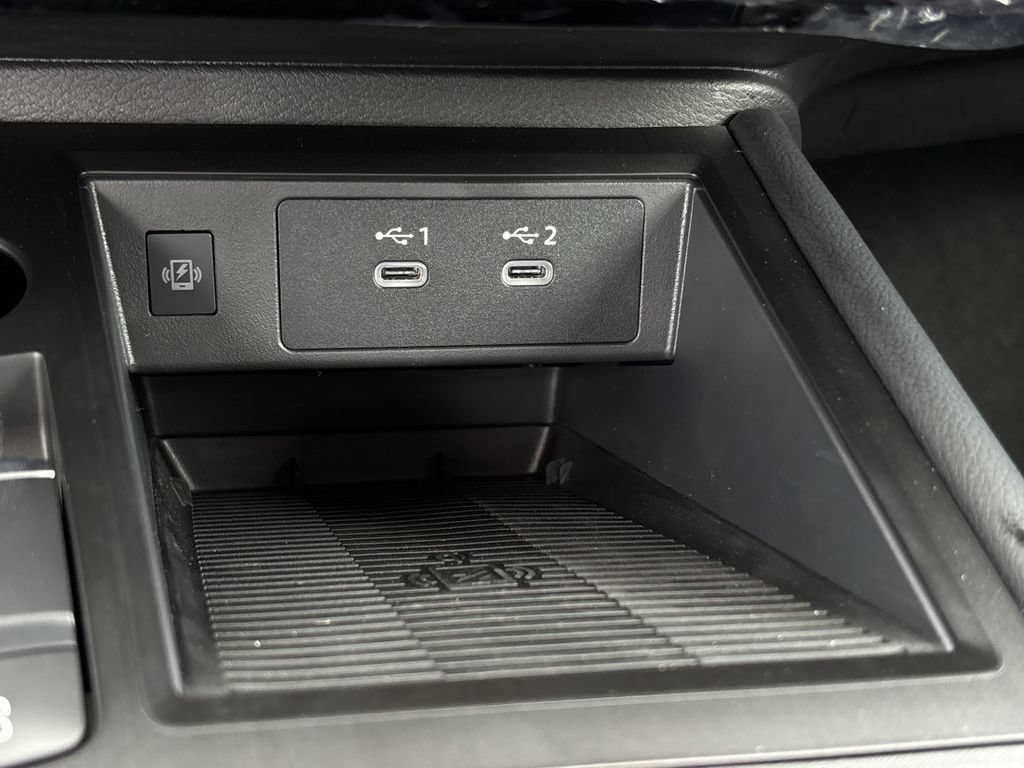 New 2026 Nissan Kicks SR w/ Cold Weather Package FWD image 18
