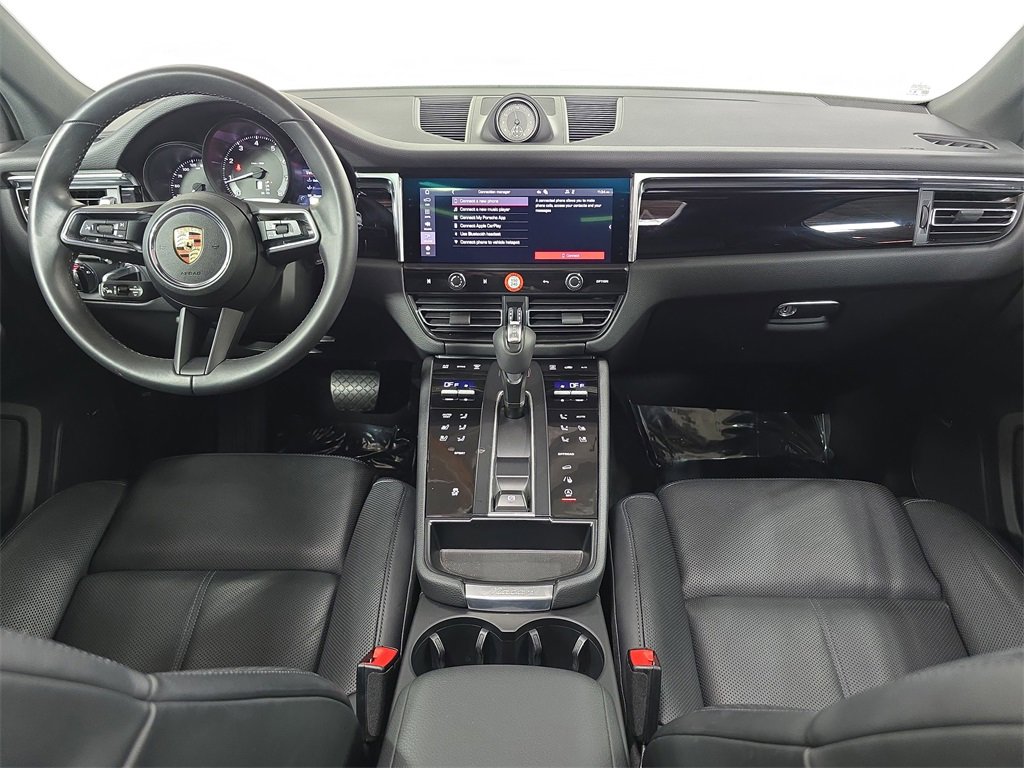 Used 2025 Porsche Macan image 13