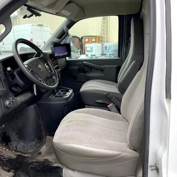 Used 2016 Chevrolet Express 3500 RWD image 13