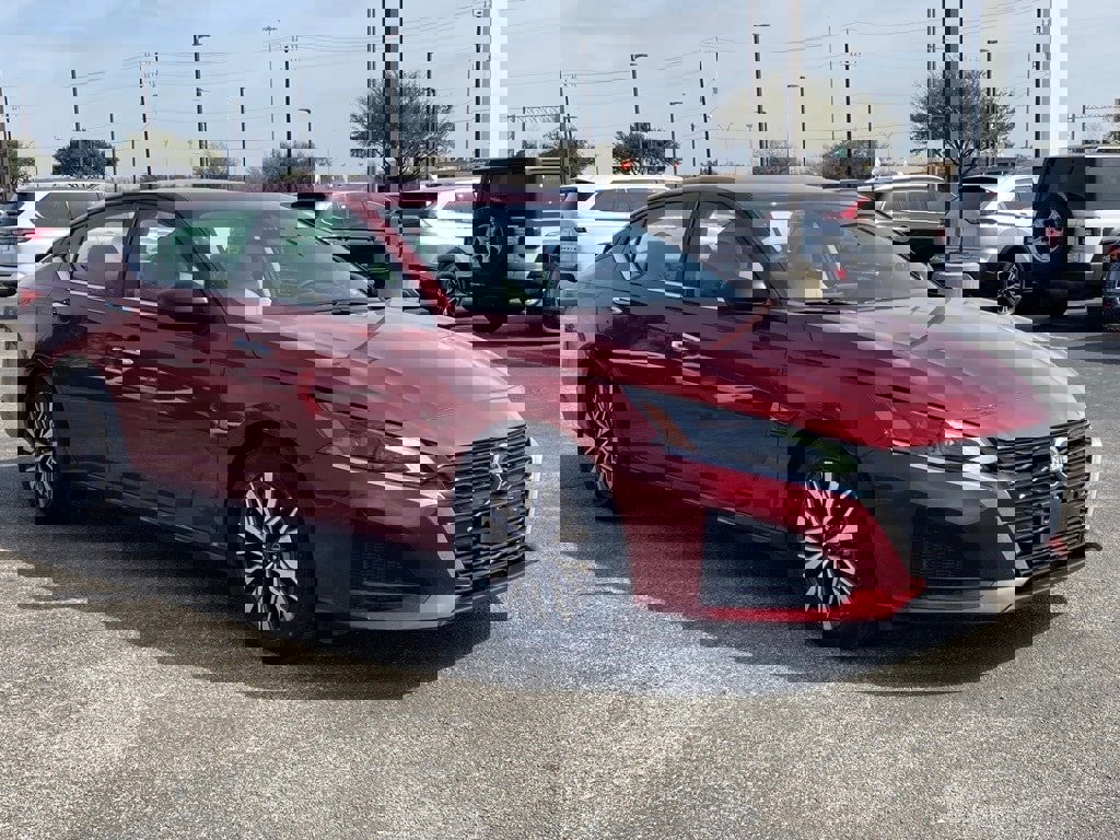 Used 2025 Nissan Altima 2.5 SV image 3