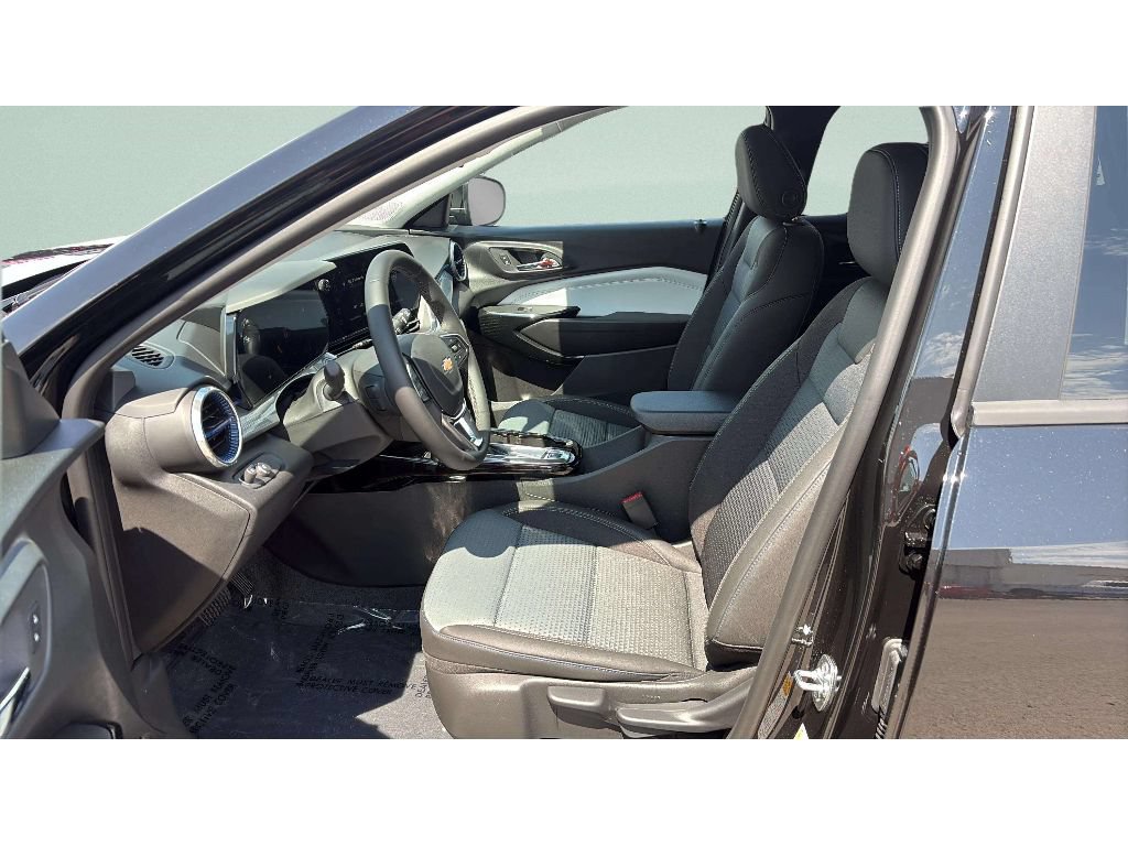 New 2026 Chevrolet Trax LT w/ Sunroof Package FWD image 10