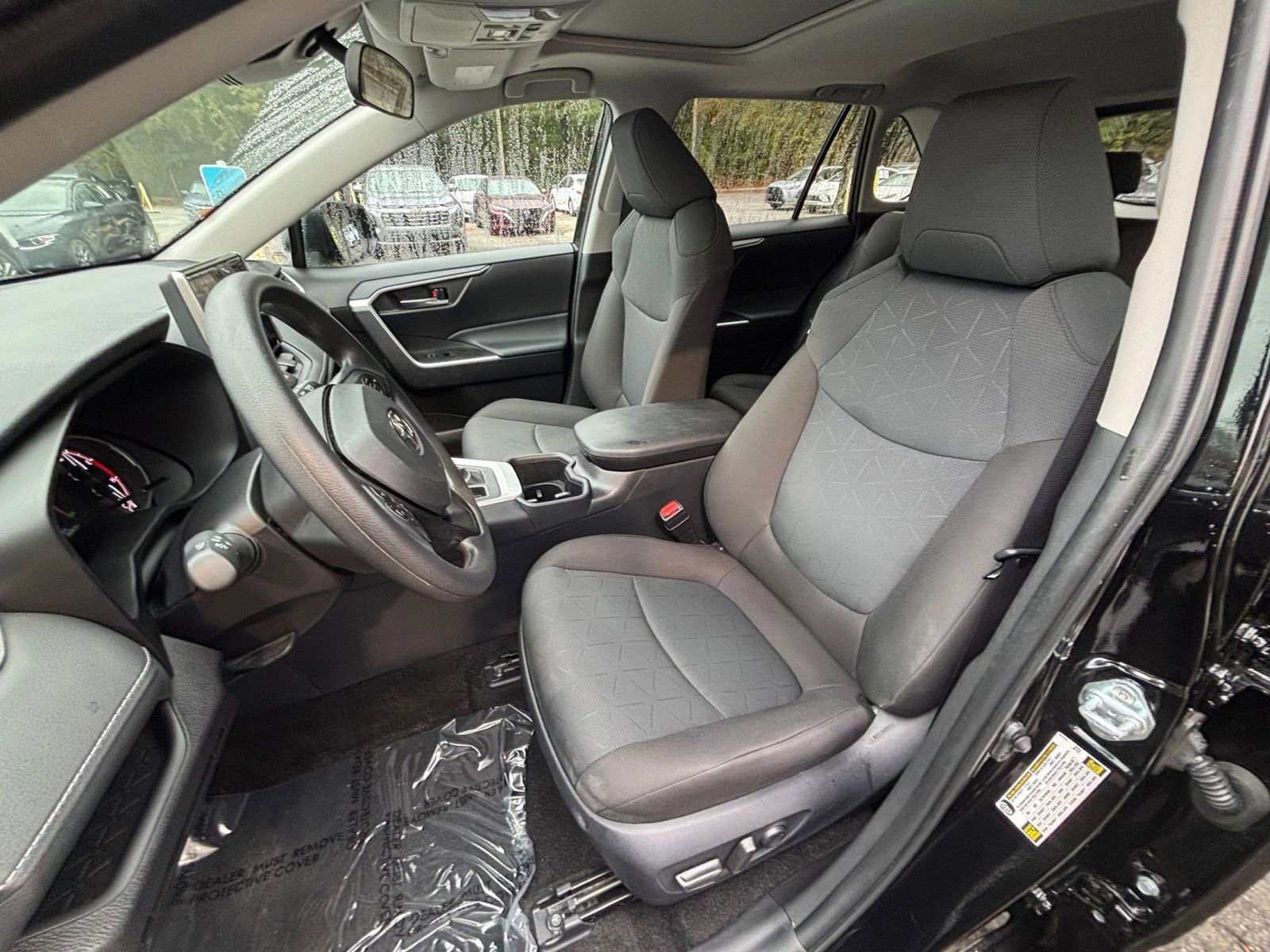 Used 2025 Toyota RAV4 XLE image 36