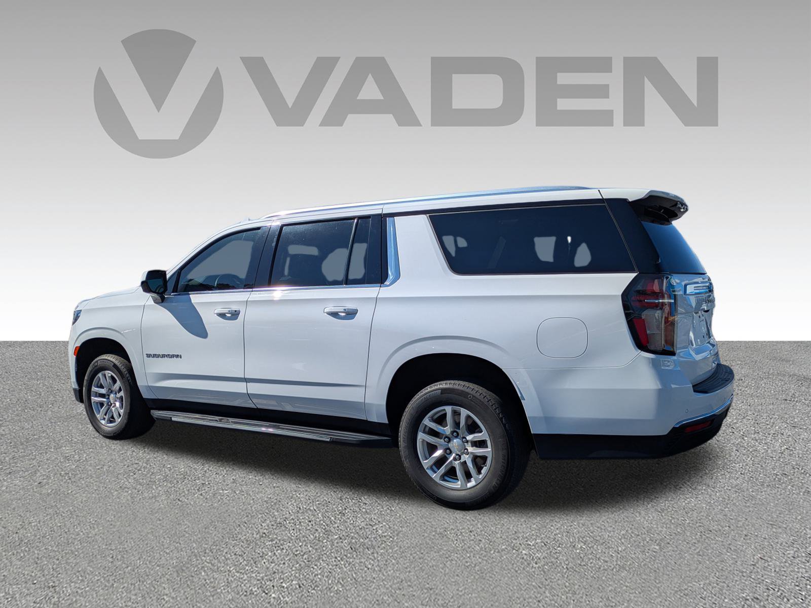 Used 2023 Chevrolet Suburban LS image 27