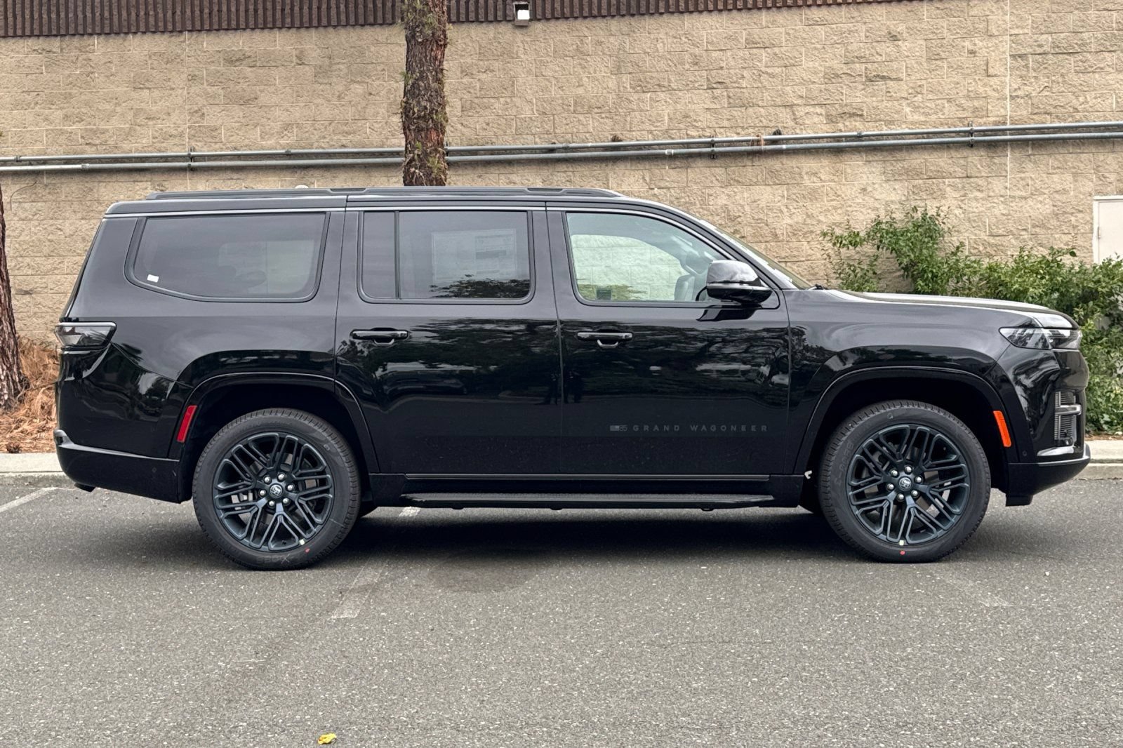 New 2026 Jeep Grand Wagoneer 4WD image 2