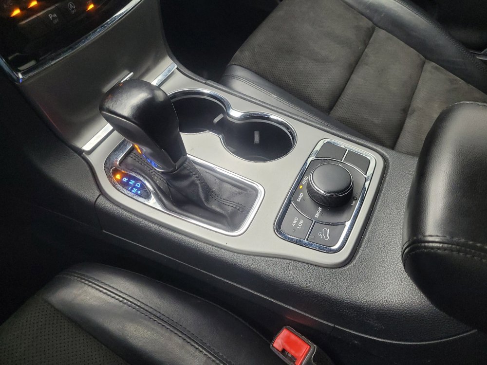 Used 2020 Jeep Grand Cherokee Laredo w/ Quick Order Package 2BN North image 26