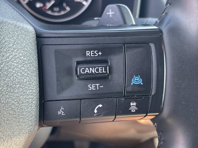 Used 2025 Nissan Rogue SV AWD/4WD image 37