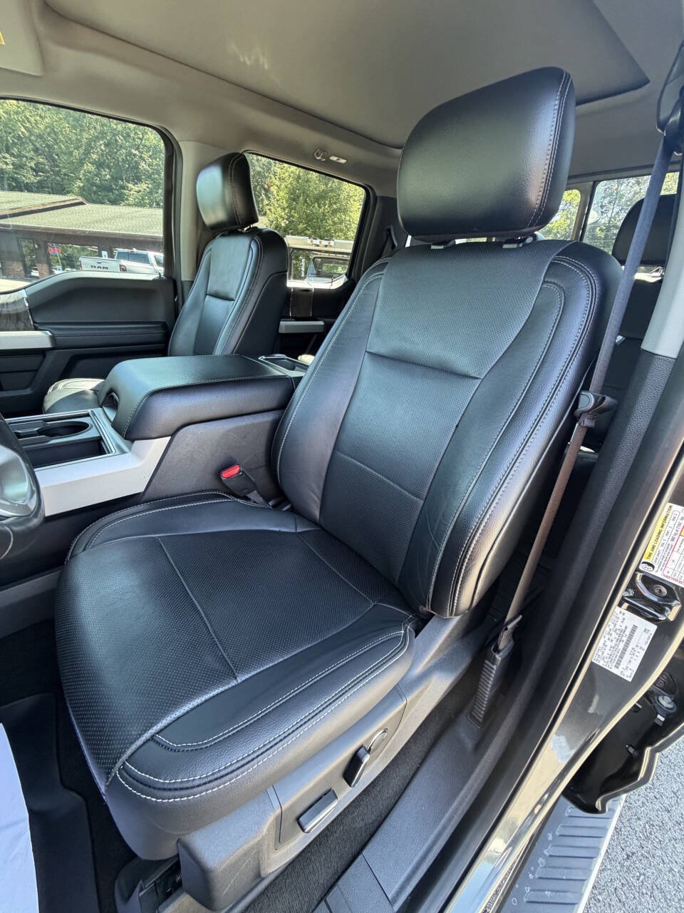 Used 2017 Ford F250 Lariat w/ Lariat Ultimate Package AWD/4WD image 25