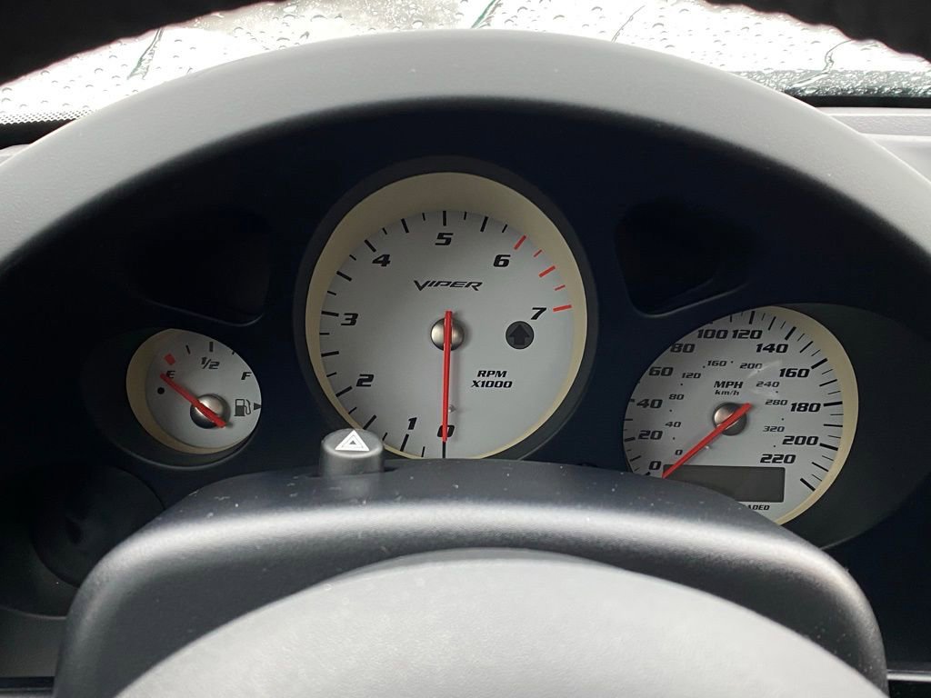 Used 2003 Dodge Viper SRT-10 image 10