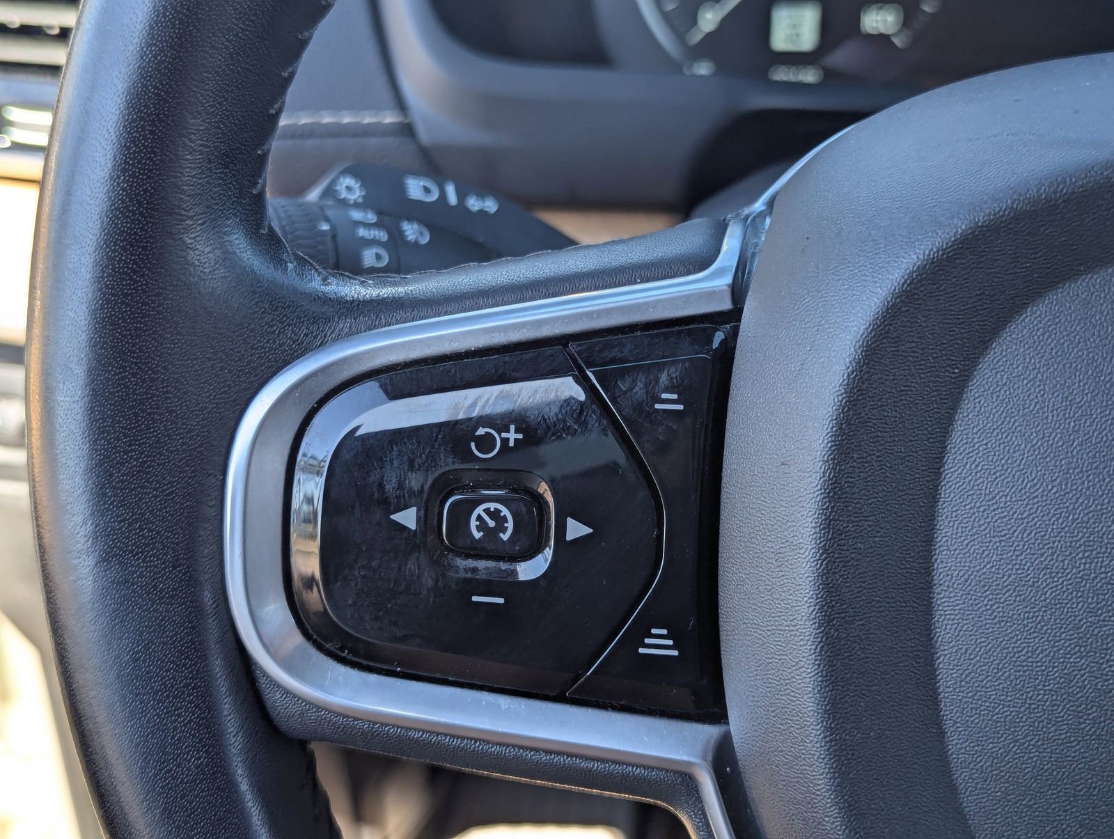 Used 2018 Volvo XC90 T8 Inscription w/ Luxury Package image 27