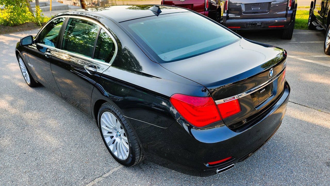 Used 2011 BMW 750Li xDrive AWD/4WD image 12