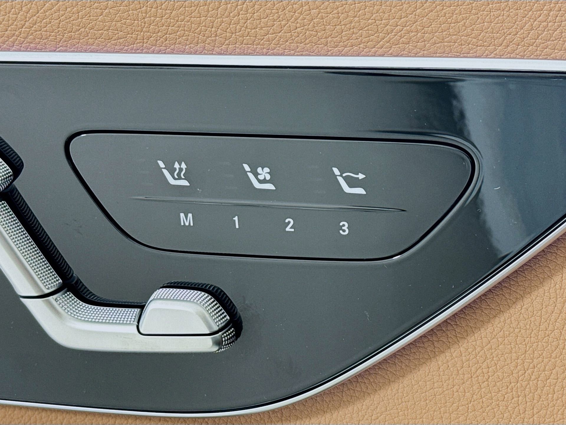 New 2026 Mercedes-Benz CLE 450 4MATIC Cabriolet image 22