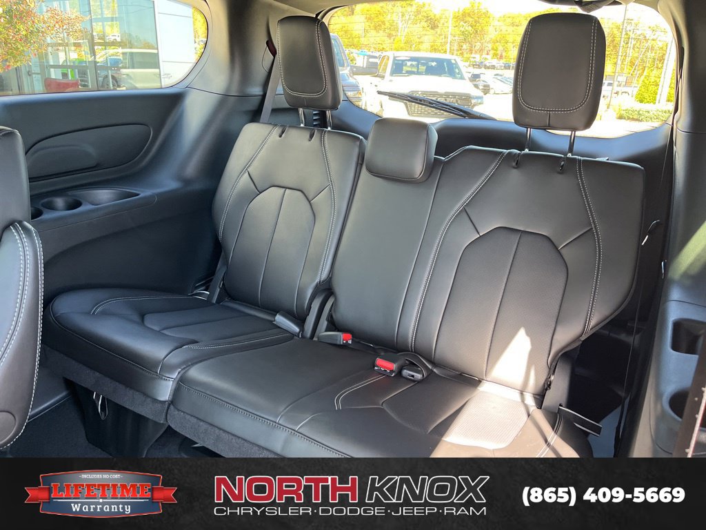 New 2026 Chrysler Voyager LX FWD image 15