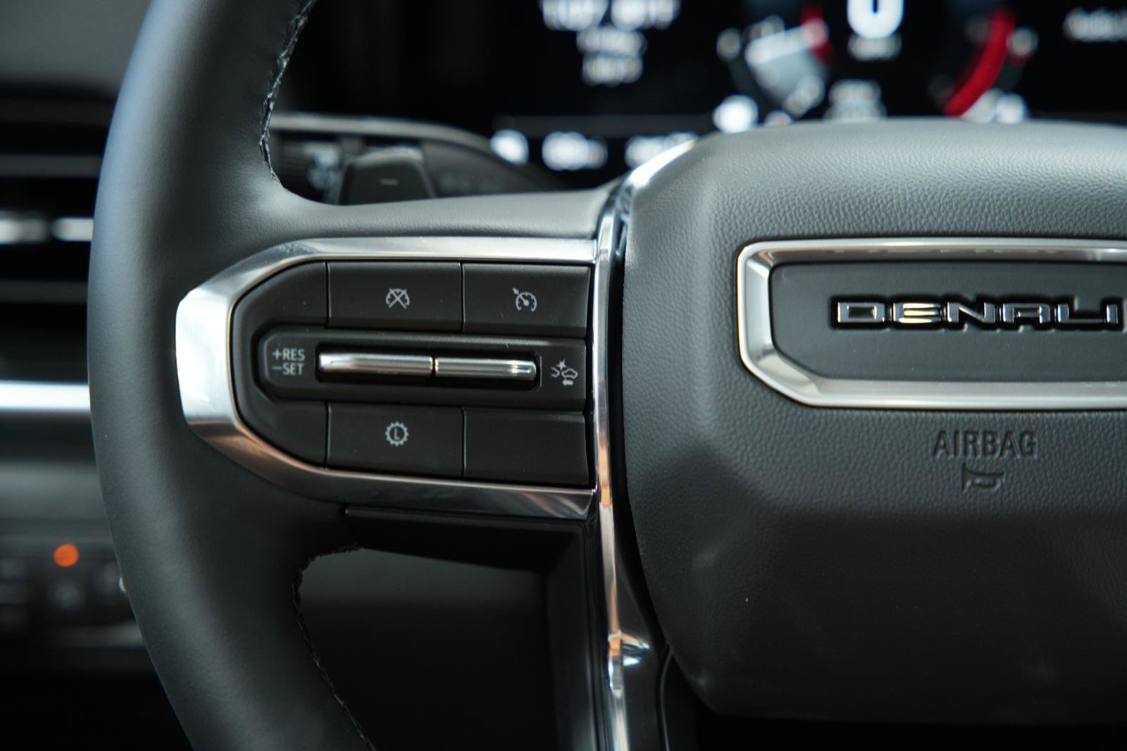 New 2026 GMC Terrain Denali w/ LPO, Floor Liner Package AWD/4WD image 45