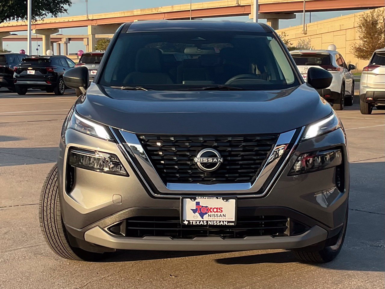 Used 2023 Nissan Rogue S FWD image 2