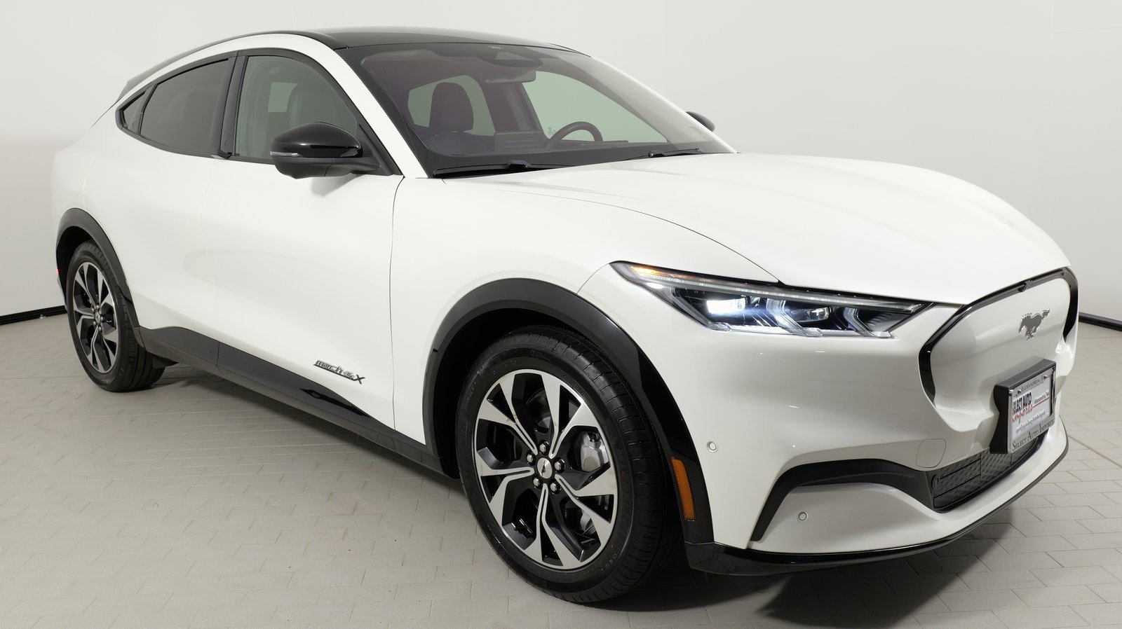 Used 2022 Ford Mustang Mach-E Premium image 7