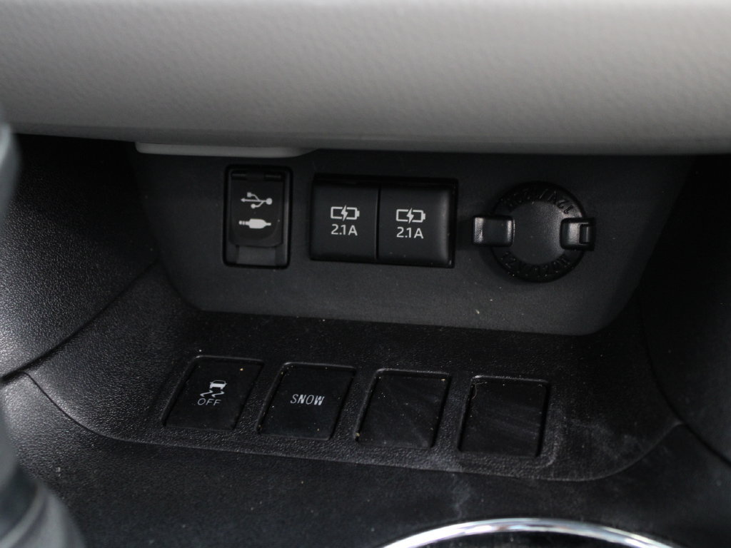 Used 2017 Toyota Highlander XLE FWD image 25