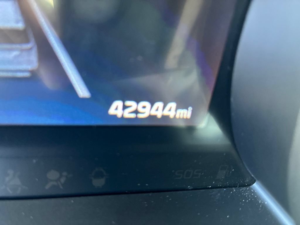 Used 2022 Kia Carnival LX FWD image 17
