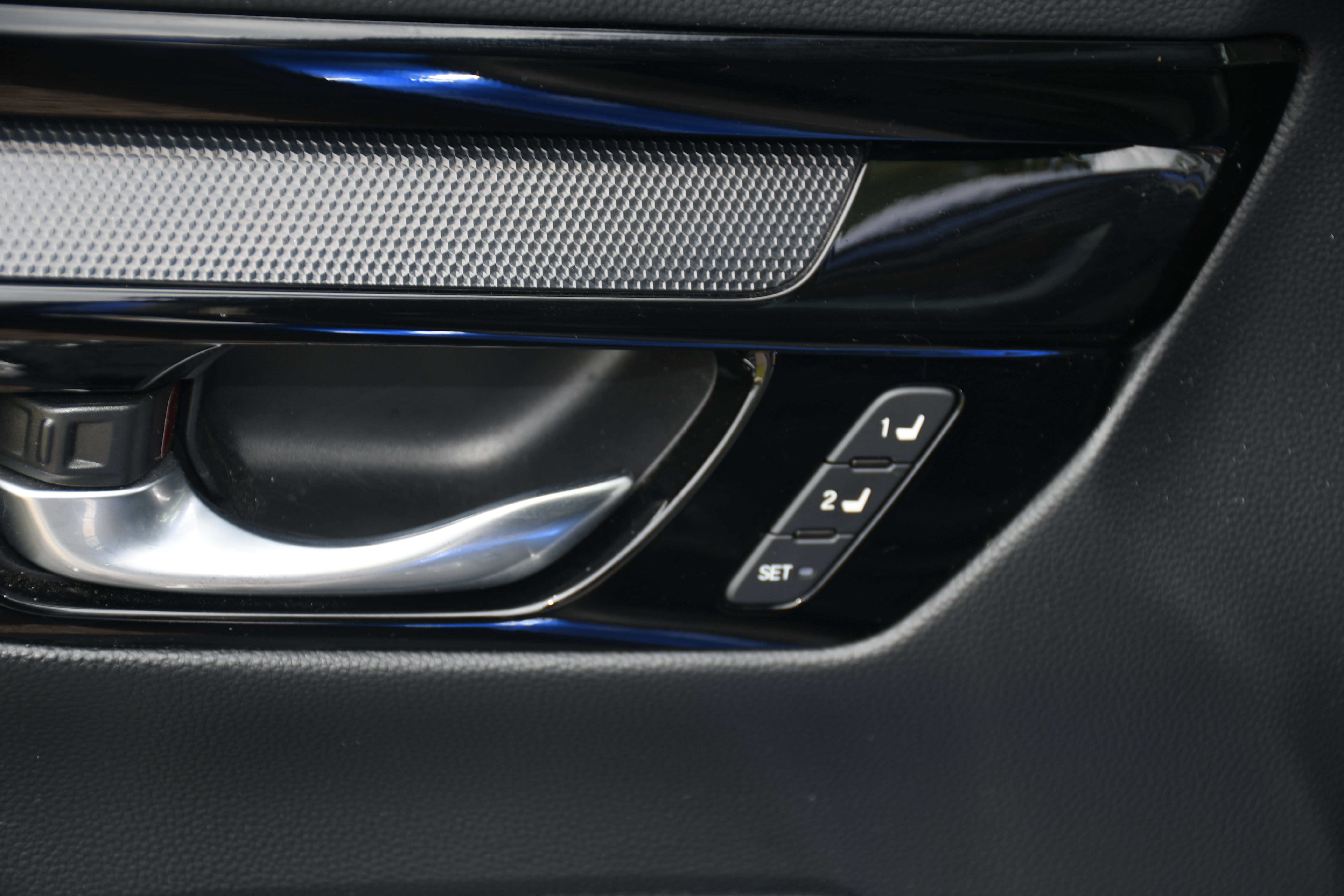 Used 2024 Honda CR-V EX-L image 12