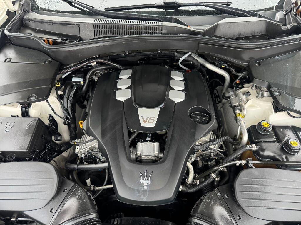 Used 2019 Maserati Levante image 23