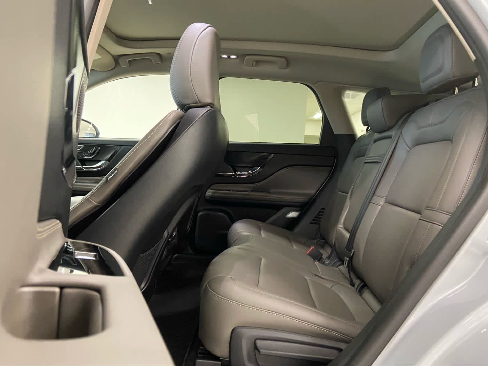 Used 2025 Lincoln Corsair Grand Touring w/ Equipment Group 301A image 14