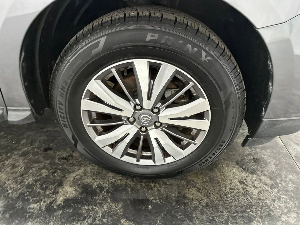 Used 2020 Nissan Pathfinder SV FWD image 4