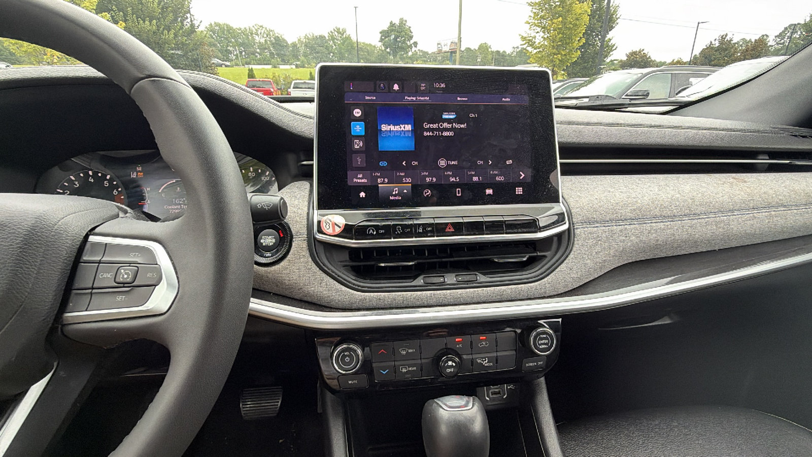 Used 2024 Jeep Compass Latitude AWD/4WD image 32