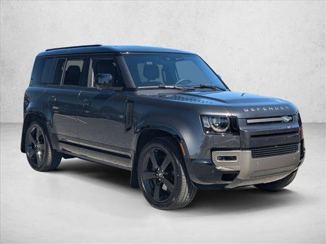 Used 2025 Land Rover Defender 110 X-Dynamic SE image 7