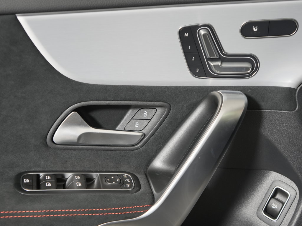 Certified 2025 Mercedes-Benz CLA 35 AMG 4MATIC image 28