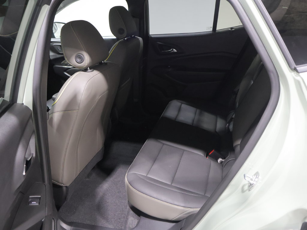 Used 2025 Chevrolet Trax ACTIV w/ Driver Confidence Package FWD image 18