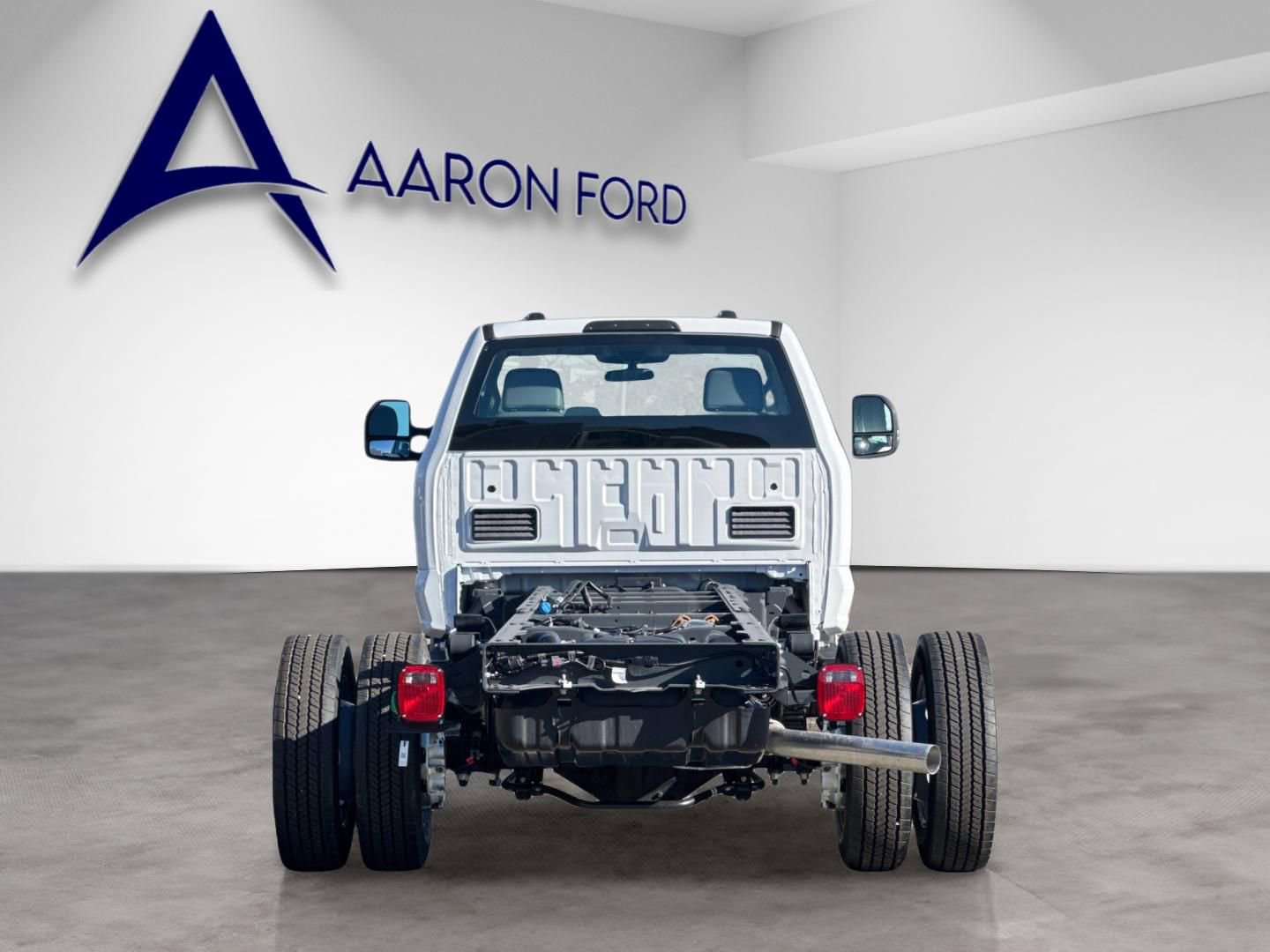 New 2026 Ford F550 4x4 Regular Cab Super Duty image 5