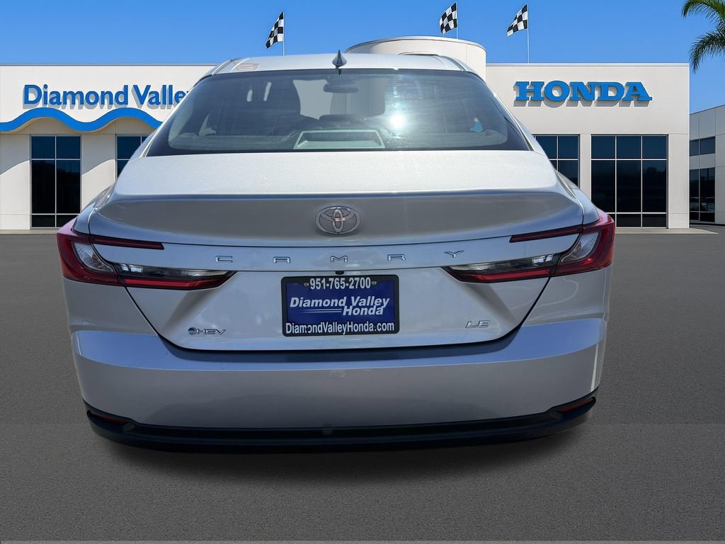 Used 2025 Toyota Camry LE FWD image 5