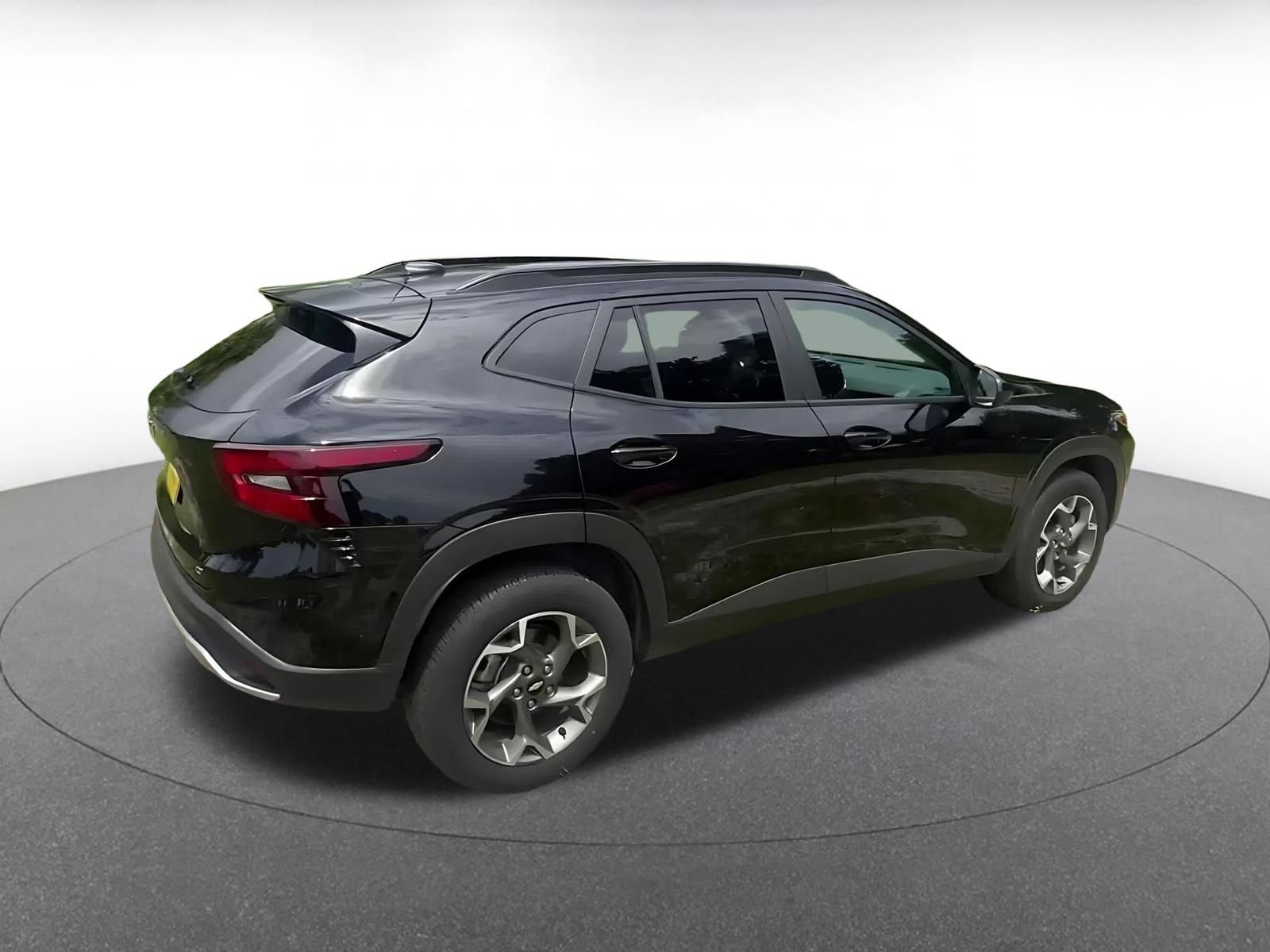 Used 2025 Chevrolet Trax LT w/ LT Convenience Package FWD image 14