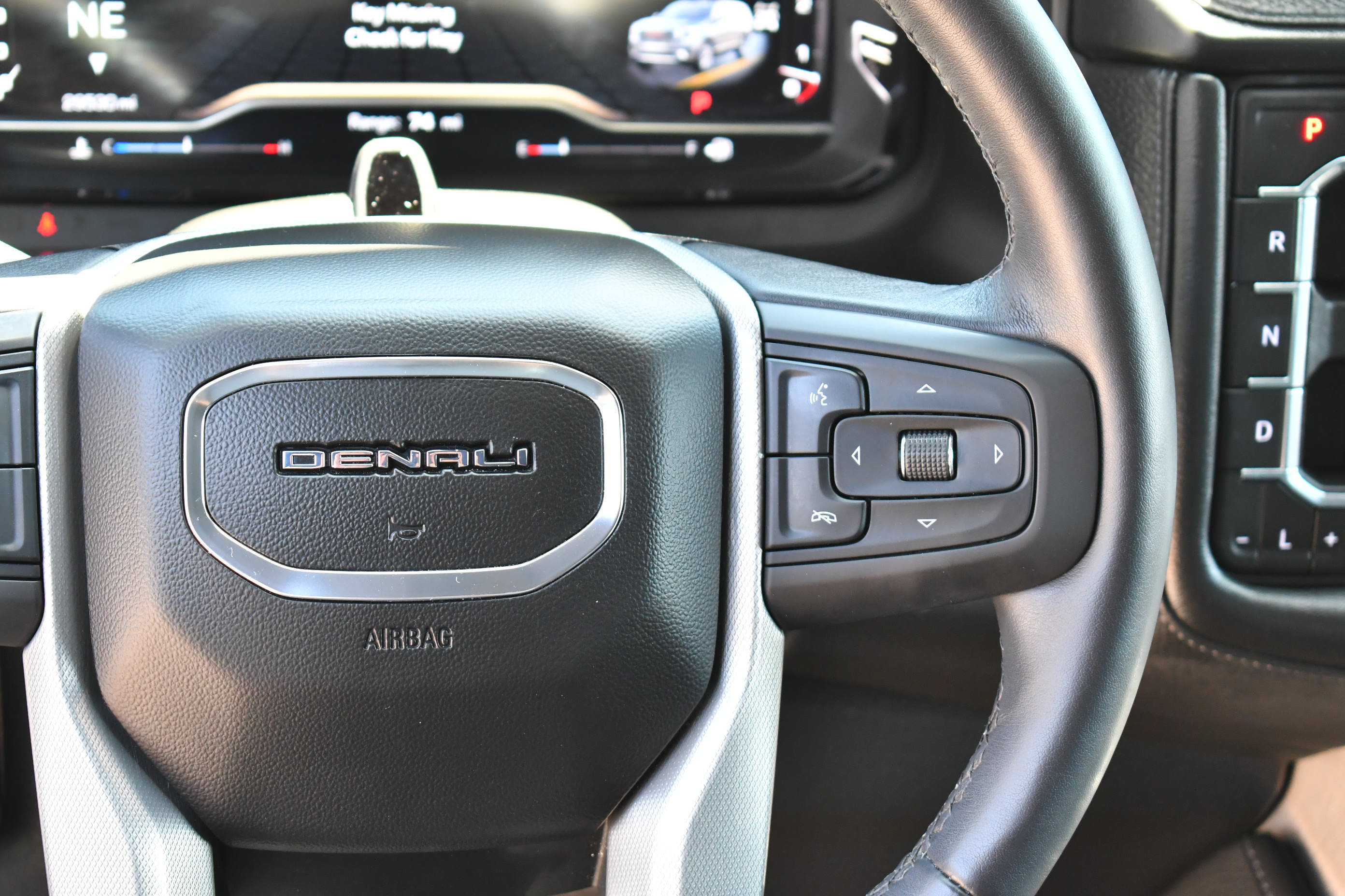 Used 2023 GMC Yukon Denali w/ Denali Reserve Package AWD/4WD image 19
