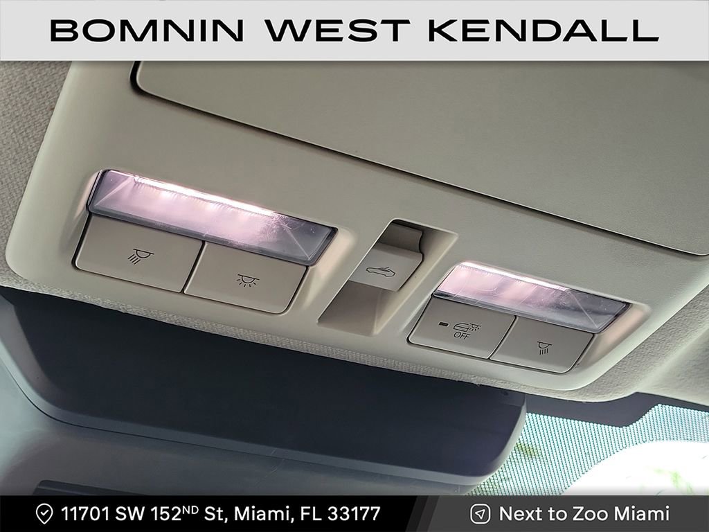 Used 2021 MAZDA MAZDA3 s image 21