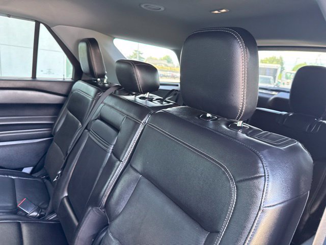 Used 2022 Ford Explorer Limited w/ Equipment Group 301A AWD/4WD image 21