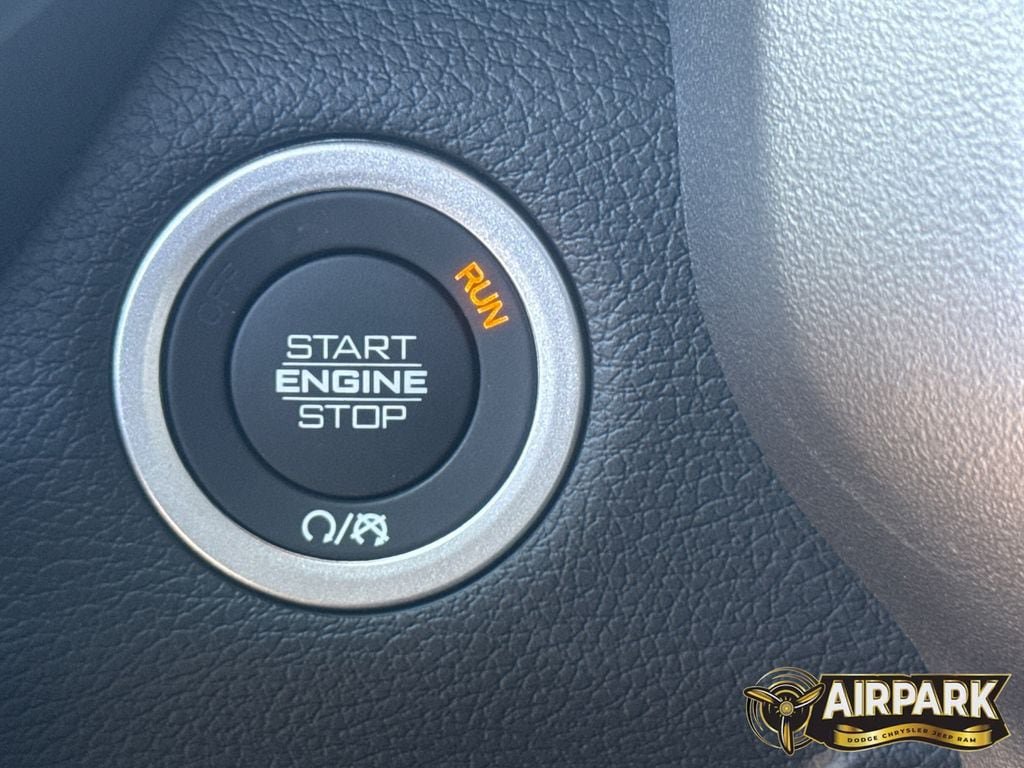 New 2026 RAM 2500 Laramie AWD/4WD image 24