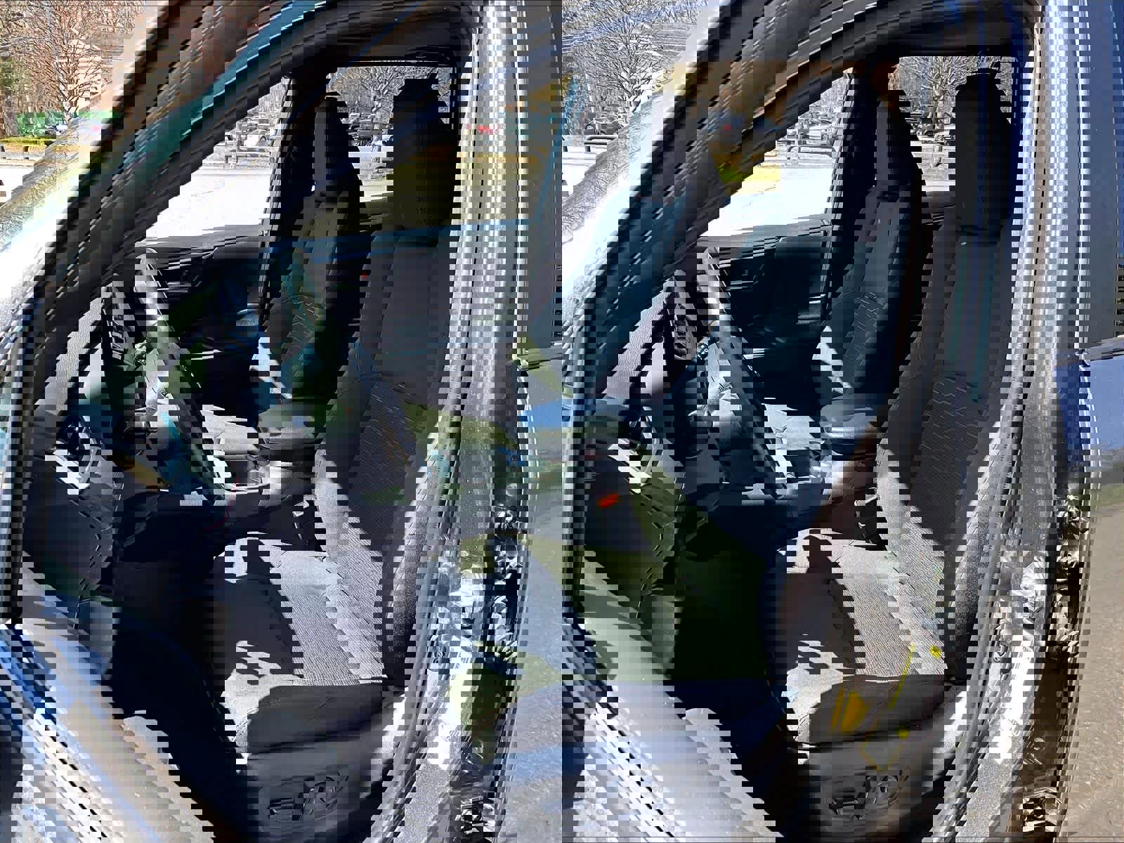 Used 2023 Toyota RAV4 SE w/ Weather & Moonroof Package image 10