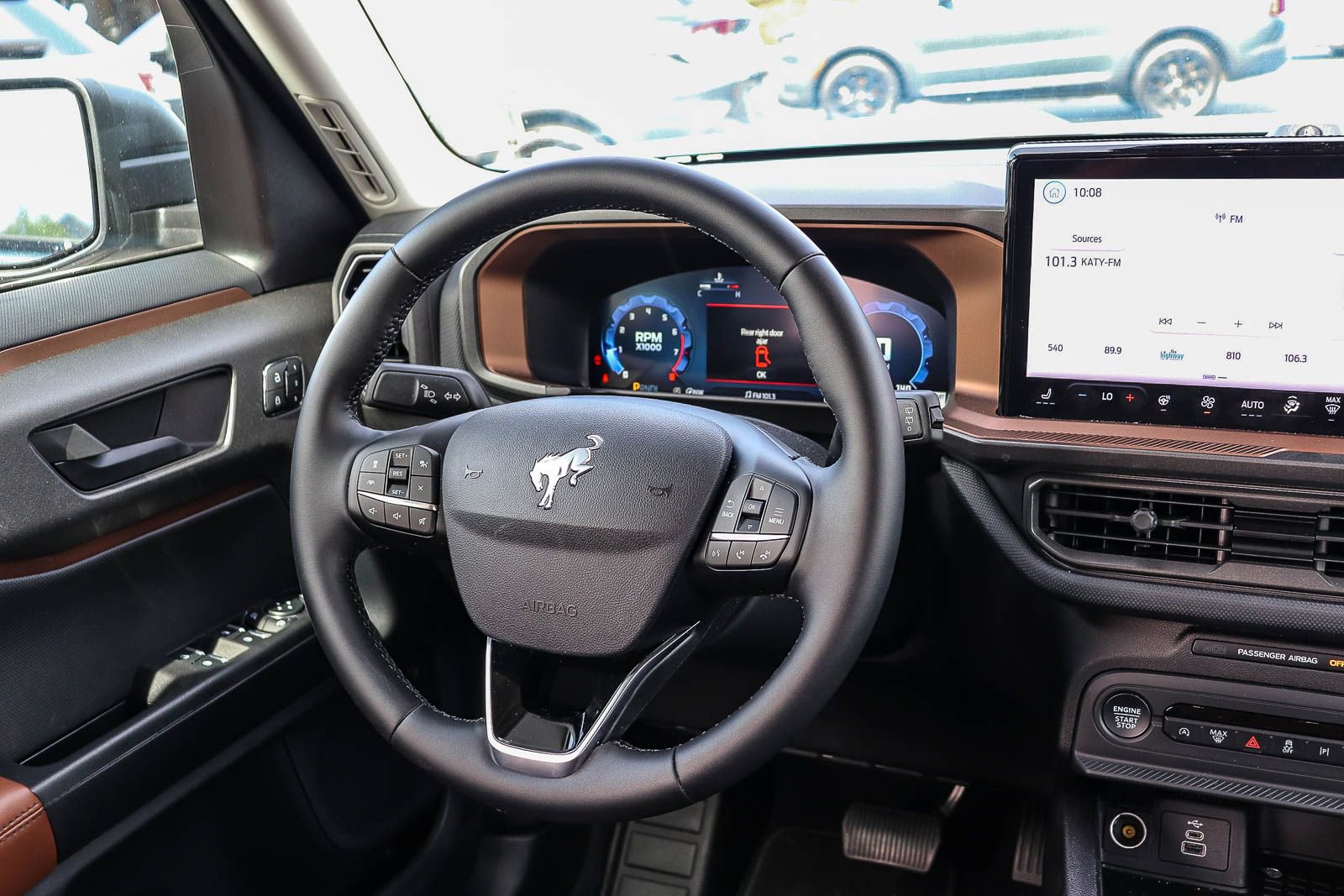 Used 2025 Ford Bronco Sport Outer Banks w/ Outer Banks Tech Package+ AWD/4WD image 14