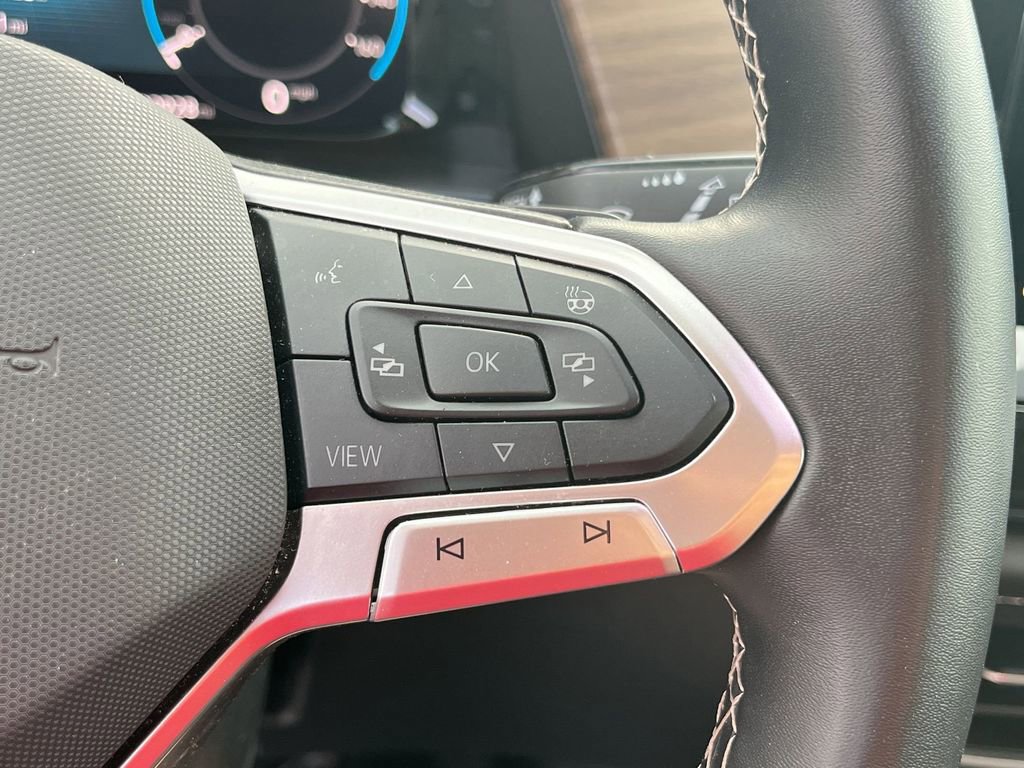 Used 2025 Volkswagen Atlas SE image 21