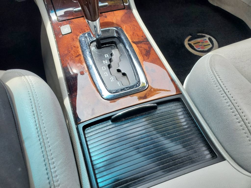 Used 2011 Cadillac DTS Premium FWD image 22