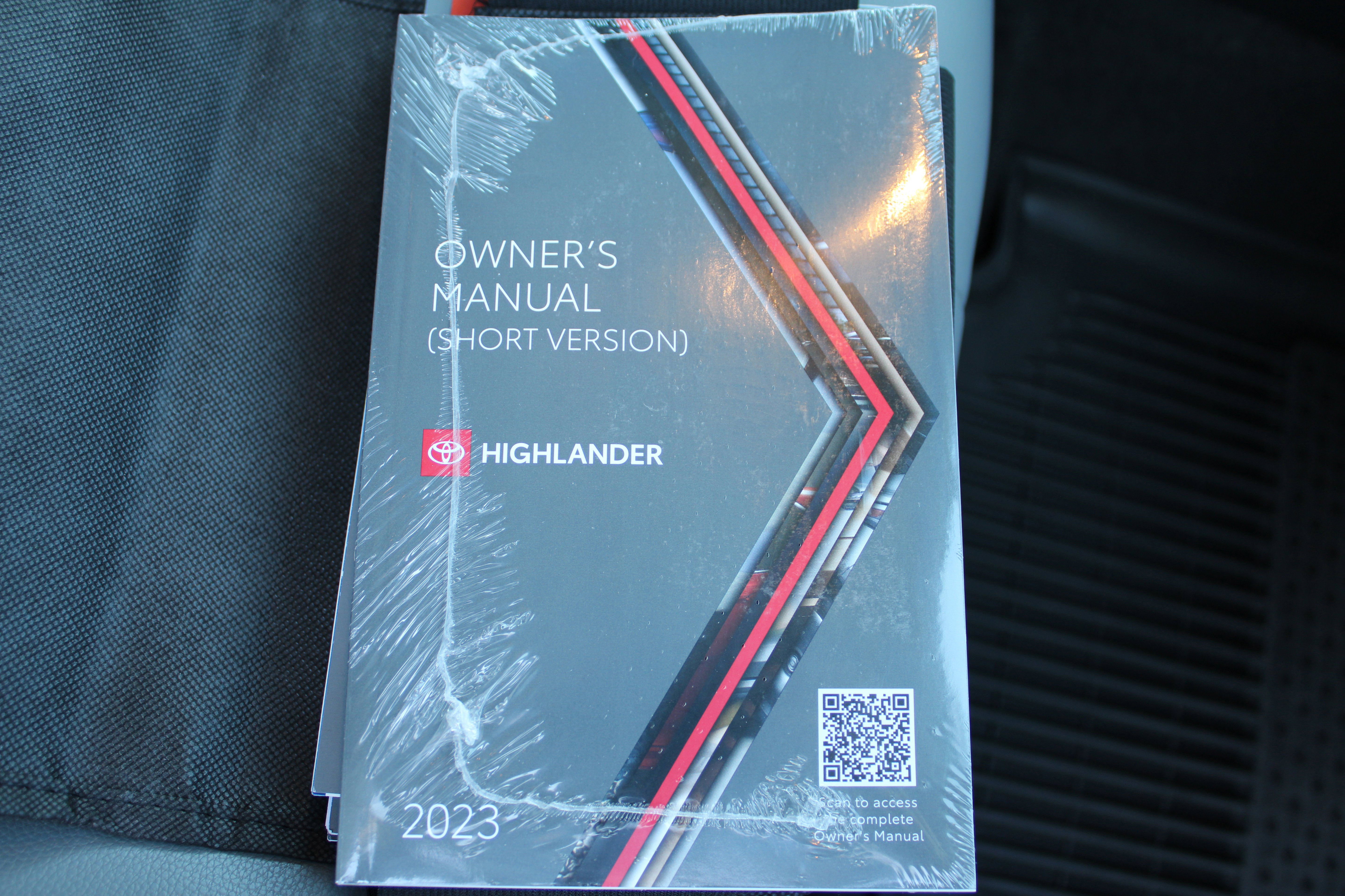 Used 2023 Toyota Highlander XLE image 17