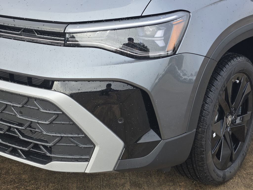 New 2026 Volkswagen Taos SE image 6