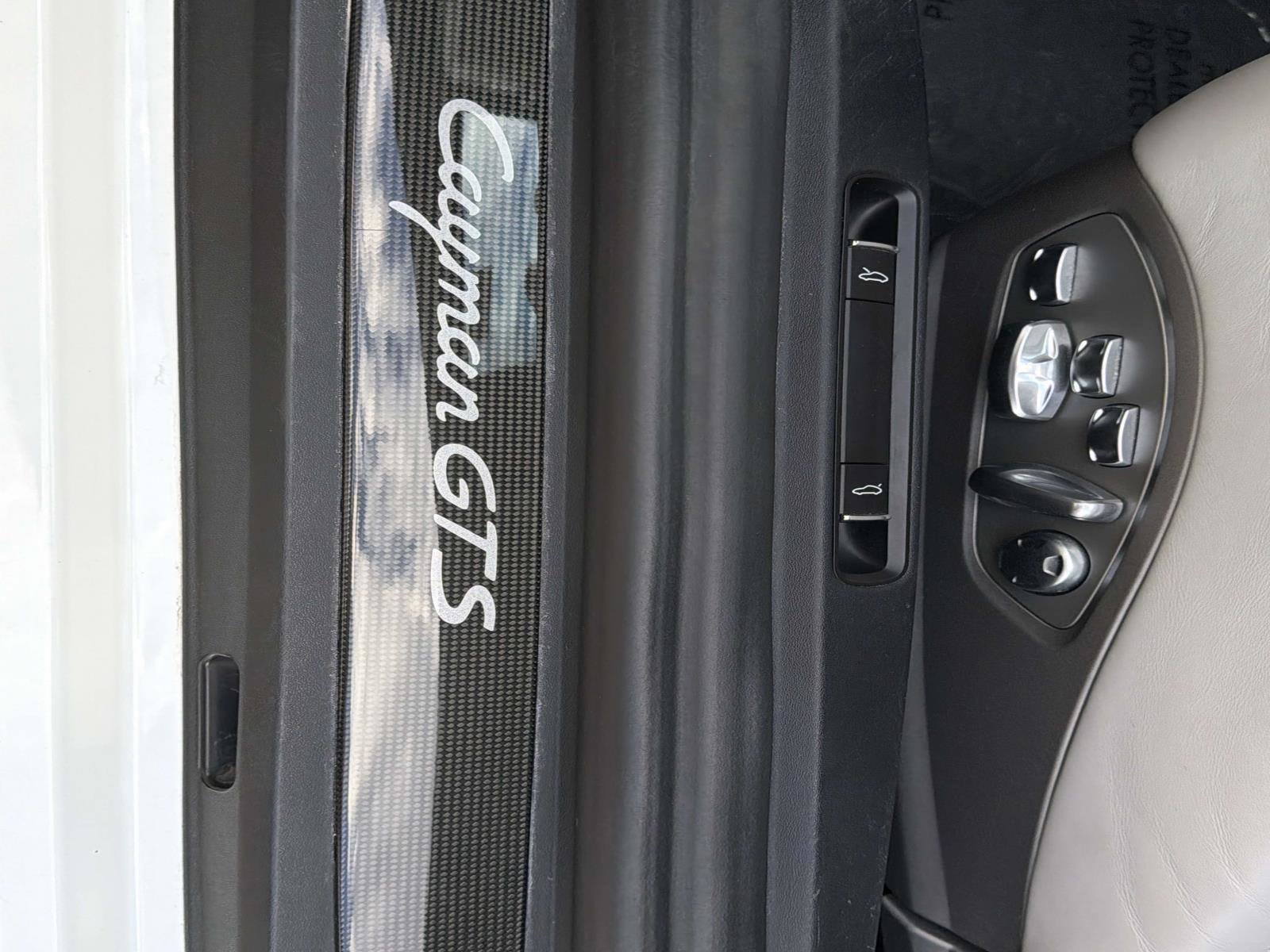 Used 2019 Porsche 718 Cayman S RWD image 14