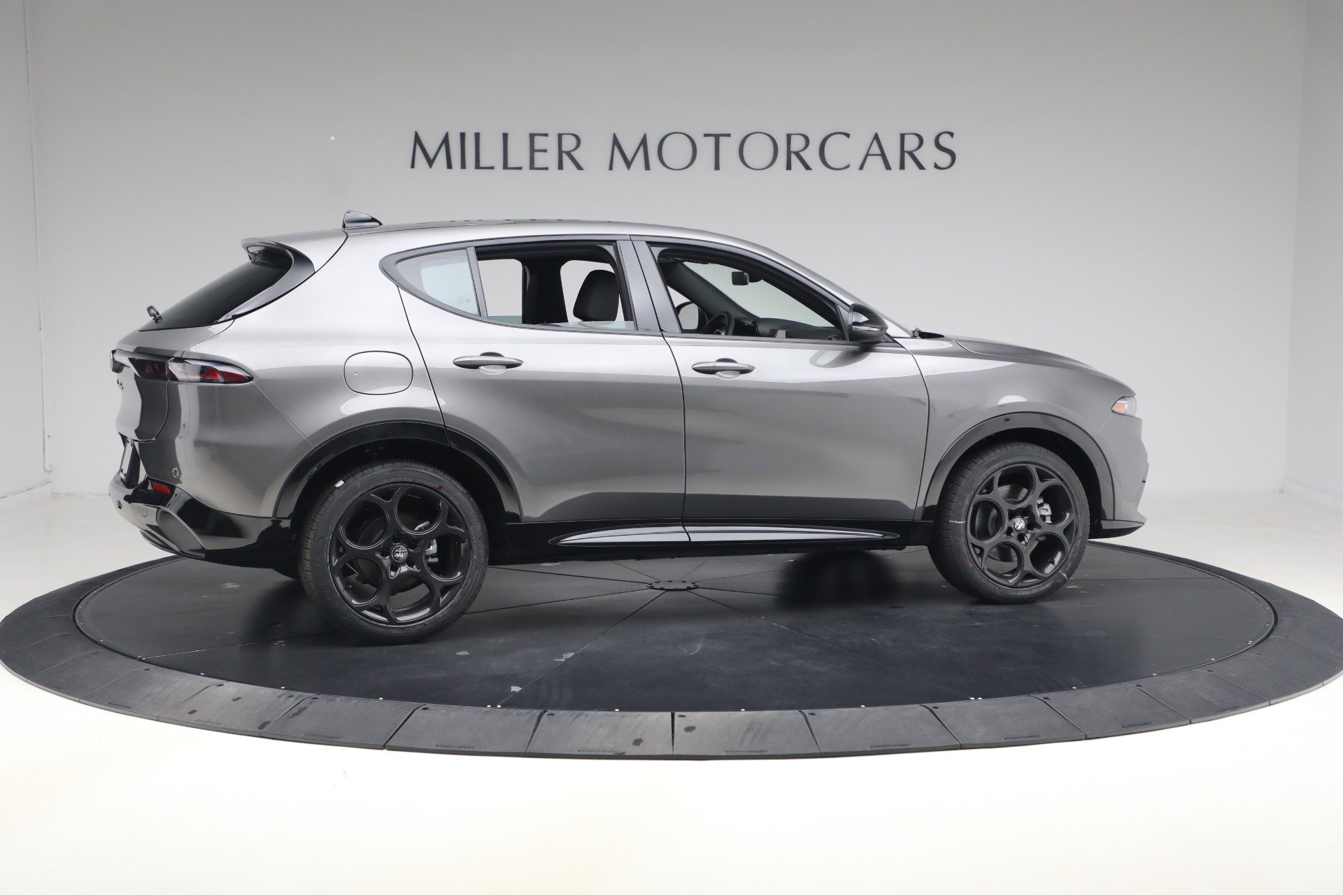 New 2026 Alfa Romeo Tonale AWD/4WD image 7
