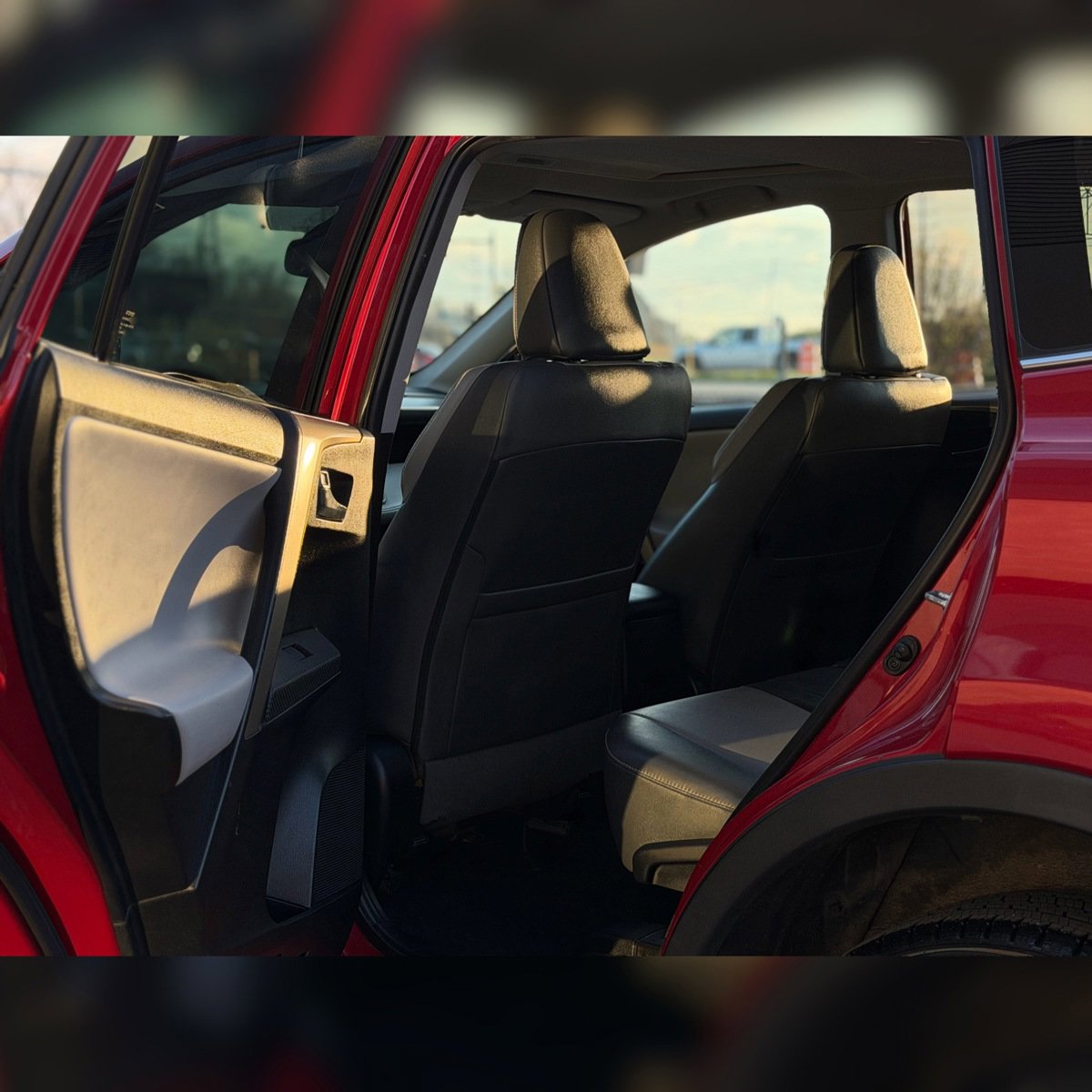 Used 2014 Toyota RAV4 Limited w/ Technology Package AWD/4WD image 7