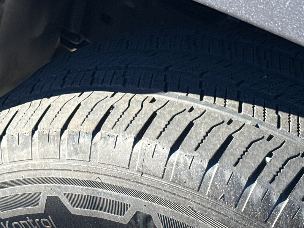 Certified 2024 Nissan Frontier SV image 11